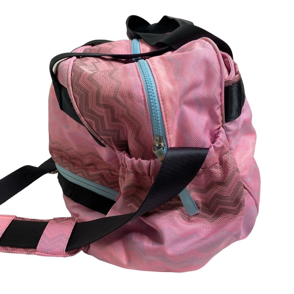 IVIVVA Lululemon In The Game Duffle Gym Bag in Pink Chevron Gymnastics Tennis - Picture 5 of 14